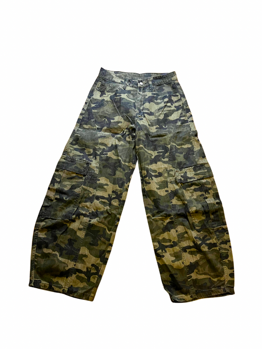 Baggy Camo Jeans